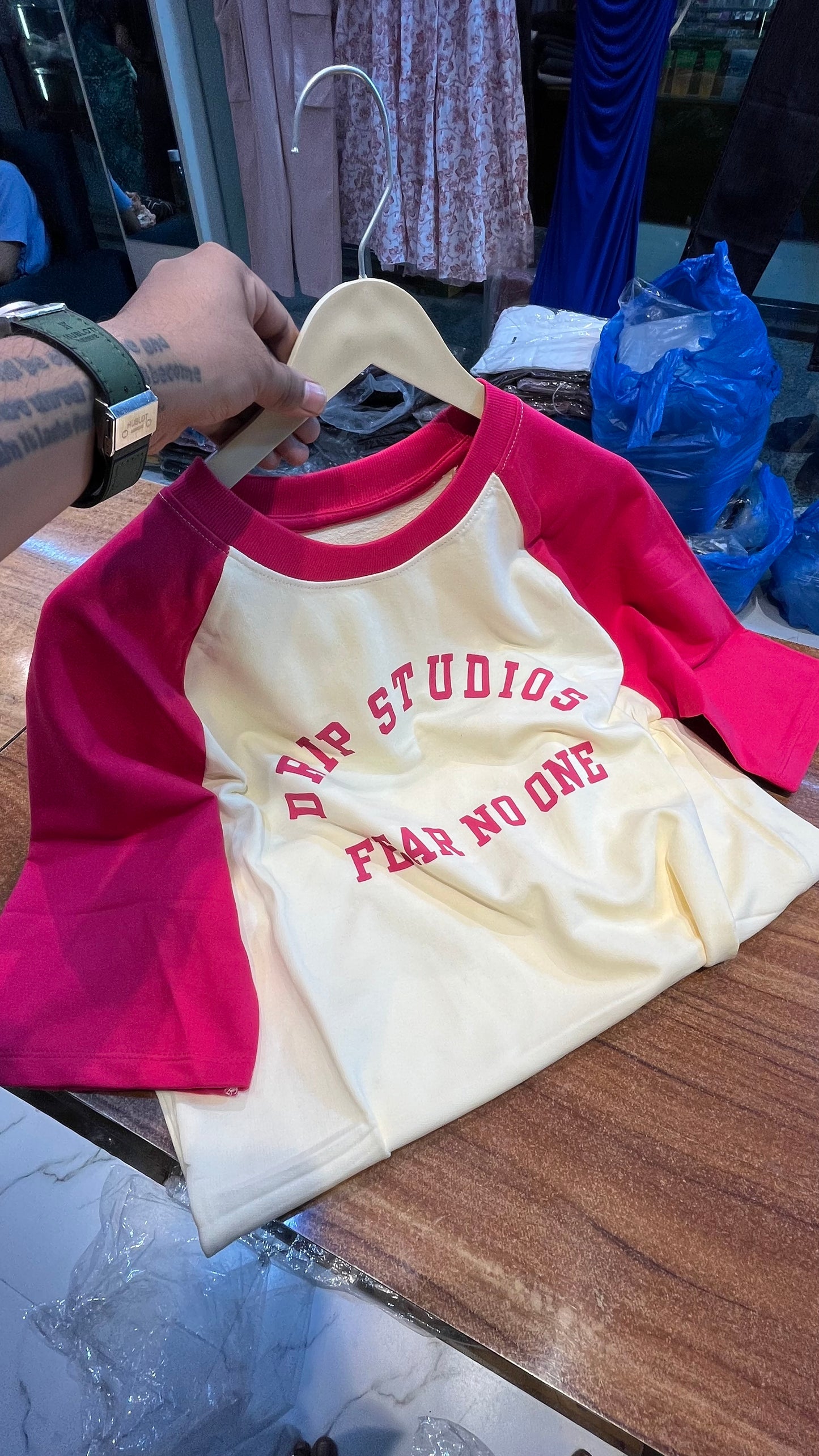 OVERSIZED TEES