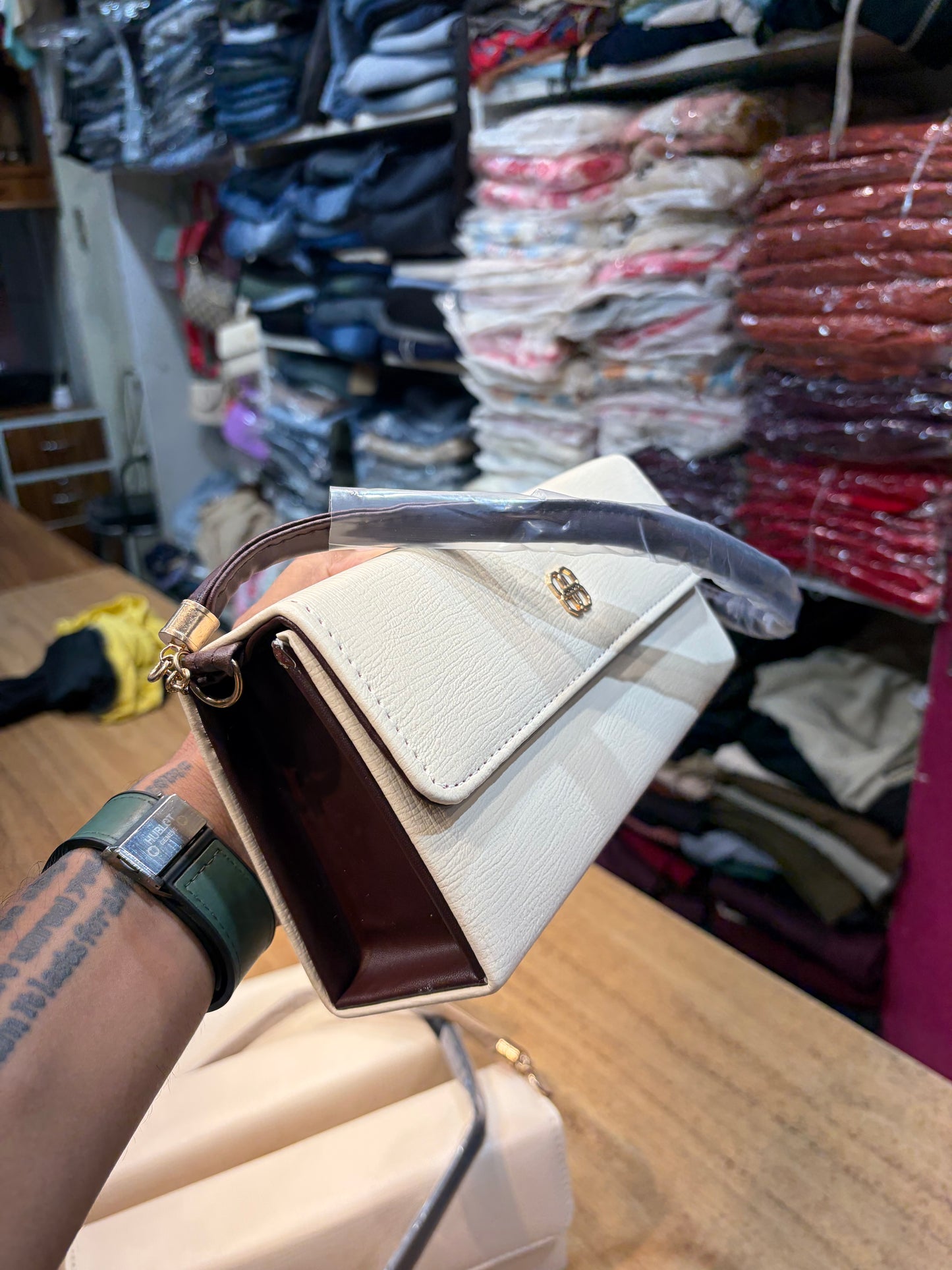 IMP SLING BAG