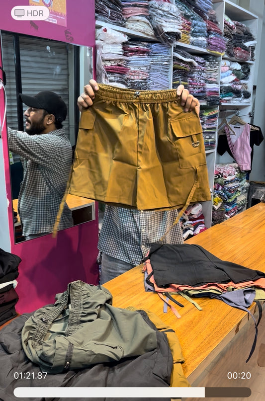 Buckle cargo shorts