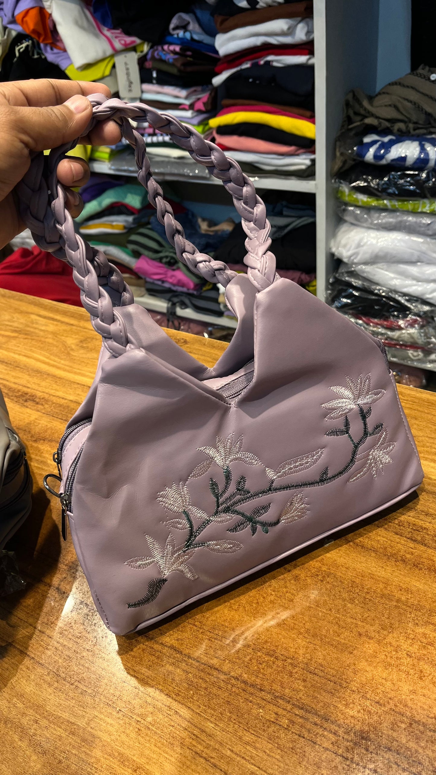 SLING BAGS IN THREAD WORK