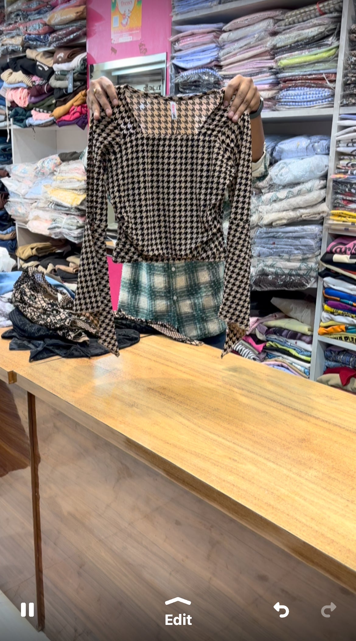 BELL SLEEVE TOP