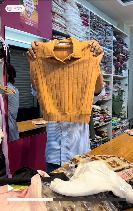 CROP TOP