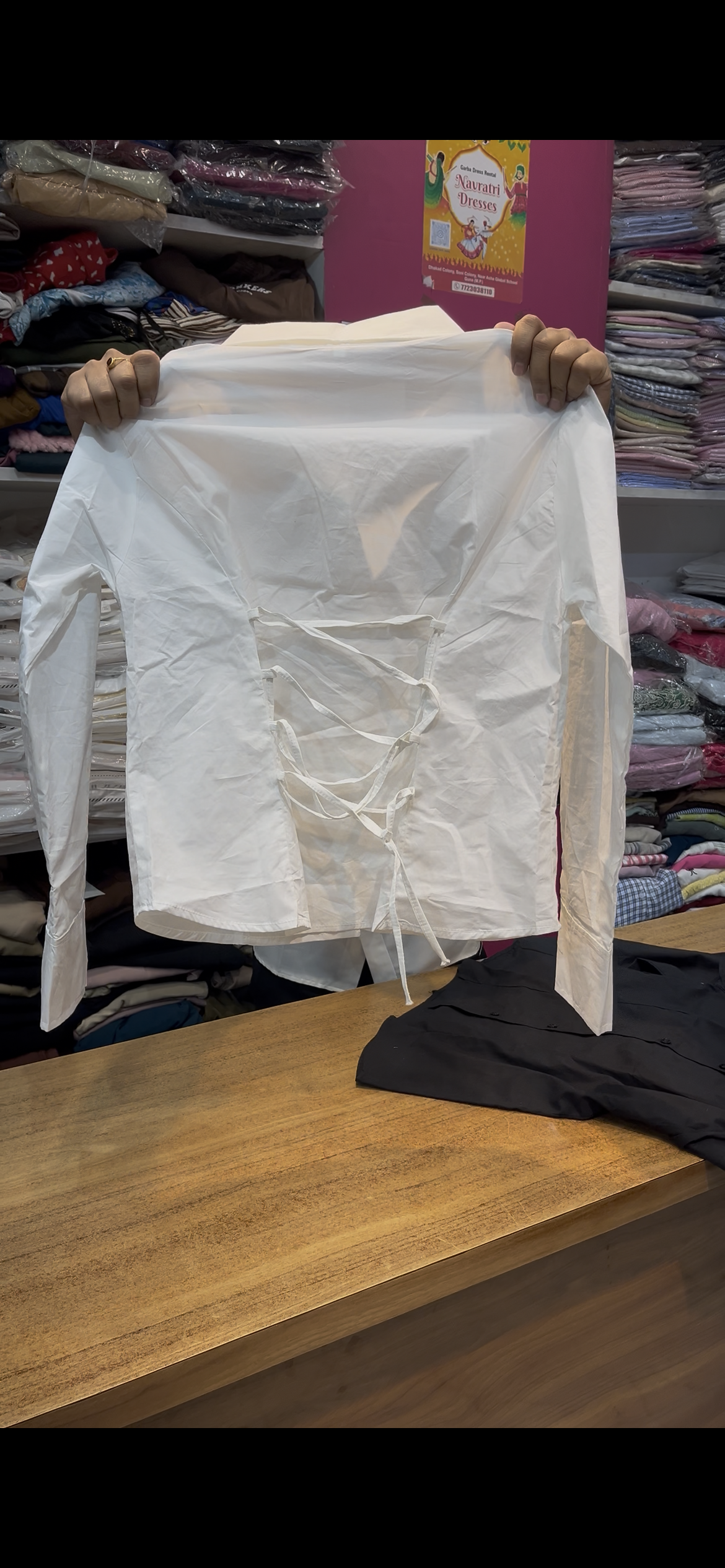Shirt in back knot